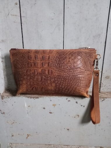 LEREN CLUTCH COGNAC/KROKO