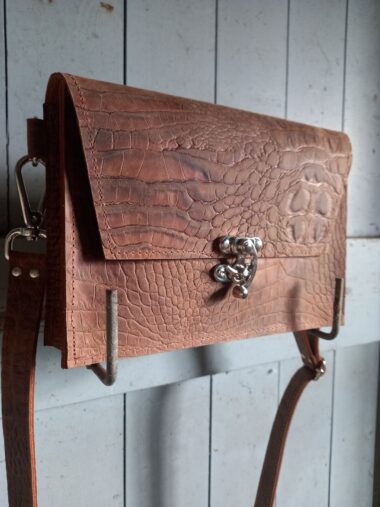 LEREN SCHOUDERTAS COGNAC/KROKO